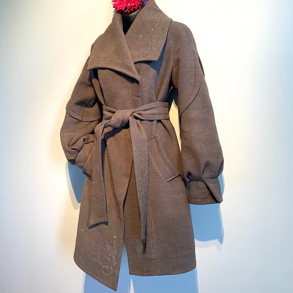 European Rhinestones coat - Picture 3 of 6